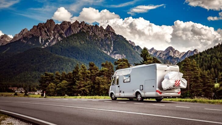 Assurance camping-car : 3 conseils à connaître pour être bien couvert et profiter de votre voyage en toute sérénité