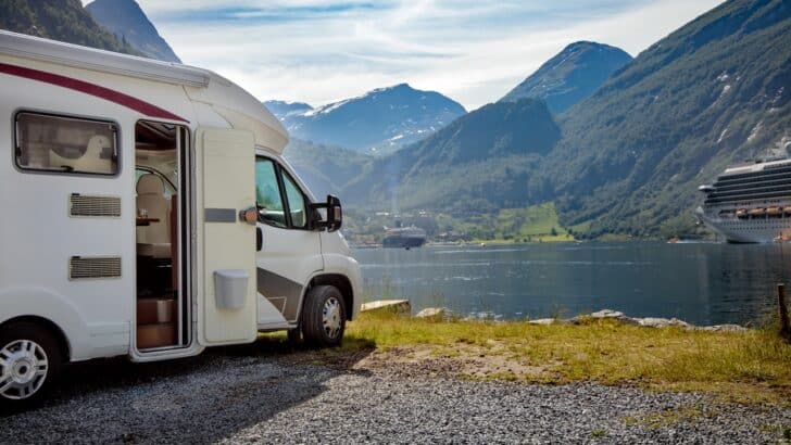 6 conseils intelligents pour optimiser l’espace dans votre camping-car et vous libérer des contraintes de rangement